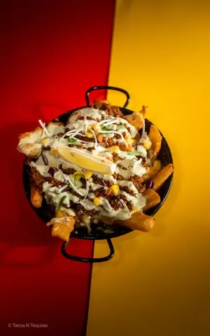 Chilli con carne loaded Fries — Lorne